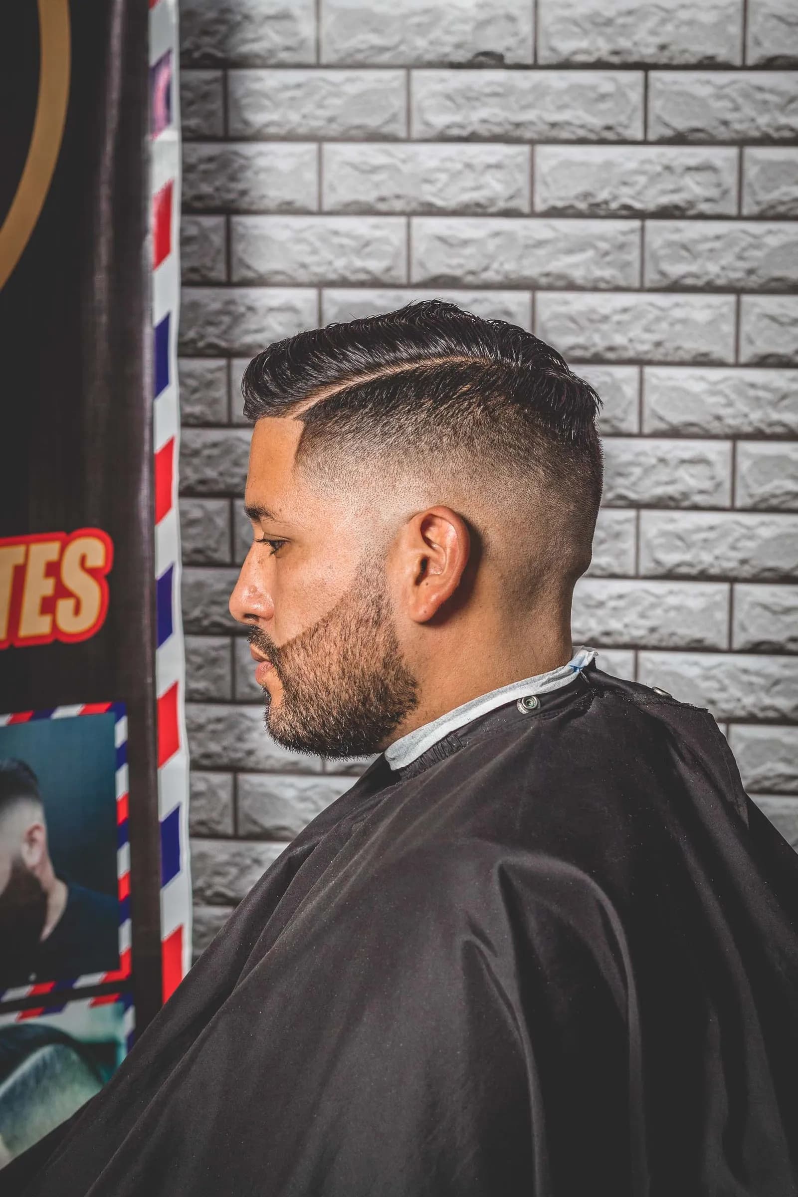 Degradat mitjà amb barba perfilada